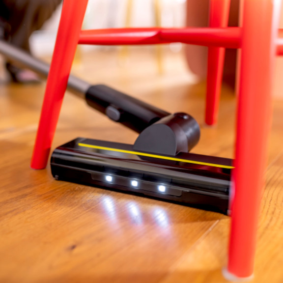 Otočný kloub o 180° a LED osvětlení