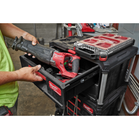 MILWAUKEE PACKOUT box se 3 zásuvkami 4932472130