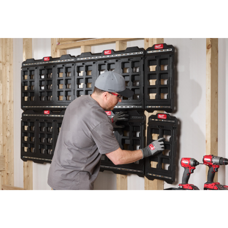 MILWAUKEE PACKOUT  kompaktní montážní deska na stěnu 4932480621