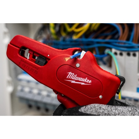 MILWAUKEE Automatické odizolovací kleště 4932498268