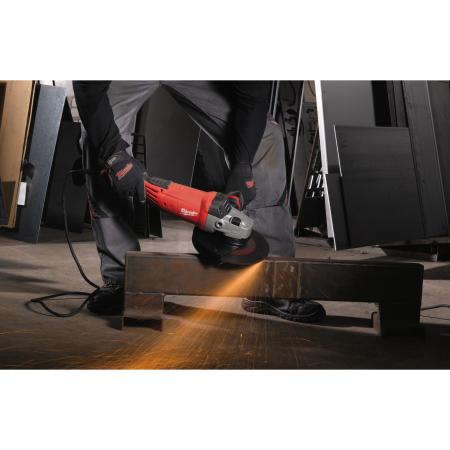 MILWAUKEE 2400 W úhlová bruska s bezpečnostní spojkou a AVS 4933451413