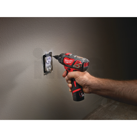 MILWAUKEE M12™ kompaktní jednorychlostní šroubovák 4933447135