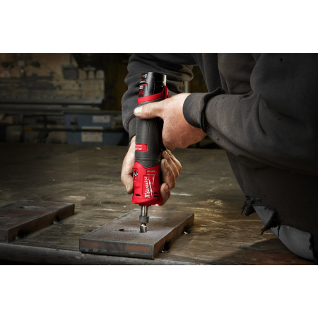 MILWAUKEE M12 FUEL™ přímá vřetenová bruska 4933471435