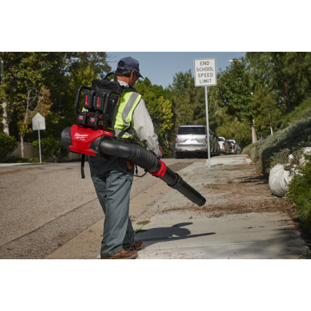 MILWAUKEE M18 F2BPB-0 zádový fukar na dva akumulátory 4933493212