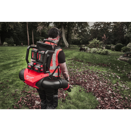 MILWAUKEE M18 F2BPB-124 zádový fukar na dva akumulátory 4933493213