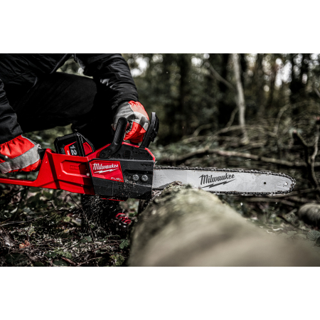 MILWAUKEE M18FCHS-121B - M18 FUEL™ řetězová pila s lištou 40 cm 4933464223