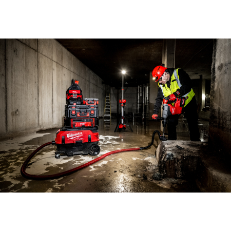 MILWAUKEE M18™ Vysoce výkonná stojanová svítilna s nabíječkou 4933478116