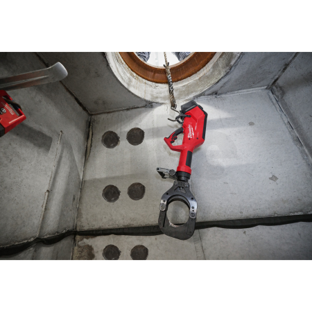 MILWAUKEE M18 HSFC125R-802 FORCE LOGIC hydraulické bezpečnostní nůžky na kabely 125 mm 4933492421