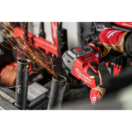 MILWAUKEE M18 FUEL™ ONE-KEY™ 125 mm úhlová bruska s pouvným spínačem 4933478433