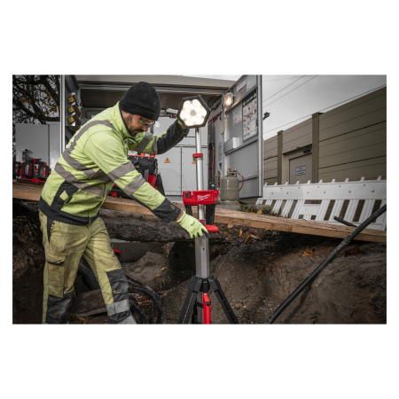 MILWAUKEE M18™ stojanová svítilna 4933492903