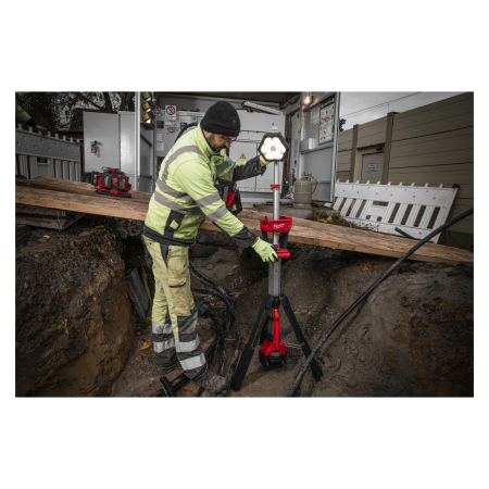 MILWAUKEE M18™ stojanová svítilna 4933492903