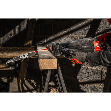 MILWAUKEE Wood with nails: AX with carbide teeth 48005526