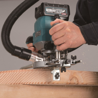 Makita - Aku vrchní frézka s regulací Li-ion XGT 40V/4,0Ah,Makpac RP001GM201