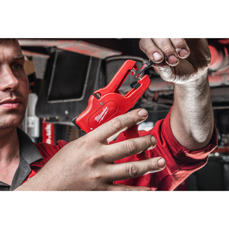 MILWAUKEE Automatické odizolovací kleště 4932498268