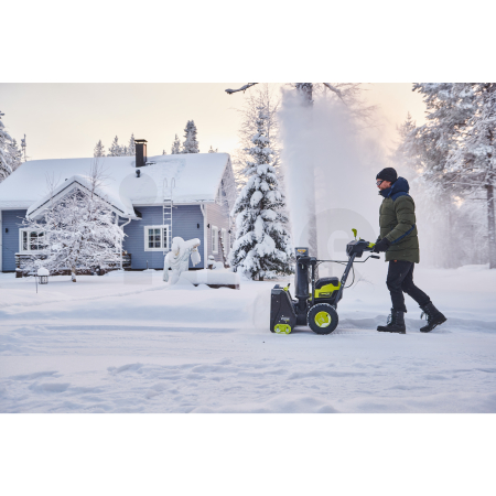 RYOBI RY36STX56A-250 36V MAX POWER bezuhlíková sněhová fréza se šířkou záběru 56 cm (2 x 5,0 Ah) 5133006516