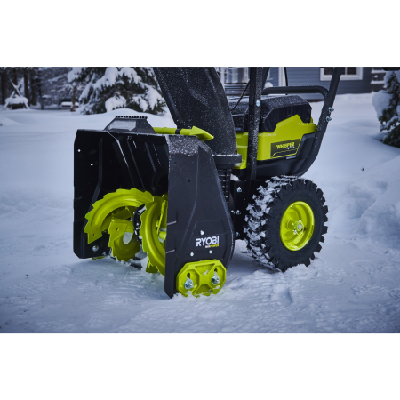 RYOBI RY36STX56A-250 36V MAX POWER bezuhlíková sněhová fréza se šířkou záběru 56 cm (2 x 5,0 Ah) 5133006516