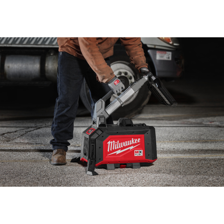 MILWAUKEE MXF TLIC-0 MX FUEL kompaktní staveništní světlo 4933498075