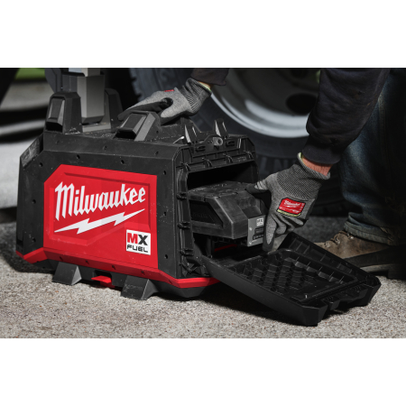 MILWAUKEE MXF TLIC-0 MX FUEL kompaktní staveništní světlo 4933498075
