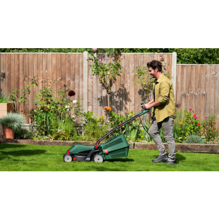 BOSCH Sekačka na trávu UniversalRotak 37-555 06008A6501