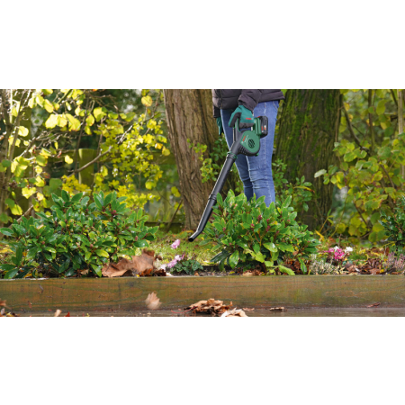 BOSCH Akumulátorový fukar na listí UniversalLeafBlower 18V-130 06008A0600