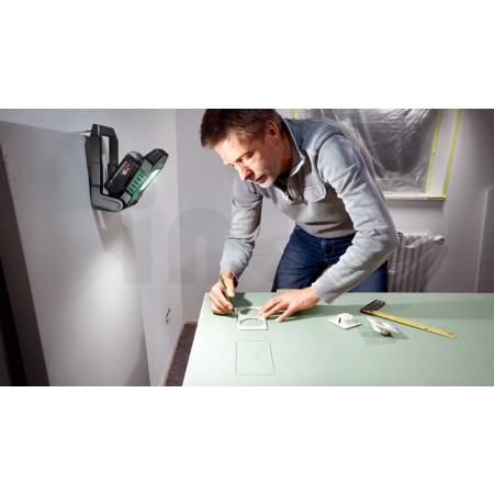 BOSCH Akumulátorové LED pracovní světlo UniversalWorkLight 18V-2100 06039A1300