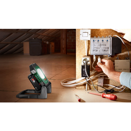 BOSCH Akumulátorové LED pracovní světlo UniversalWorkLight 18V-2100 06039A1300