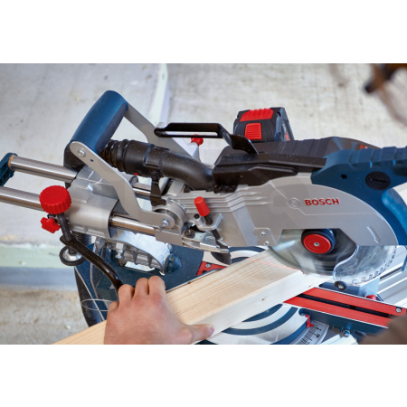 BOSCH Akumulátorová pokosová pila BITURBO GCM 18V-216 0601B41000