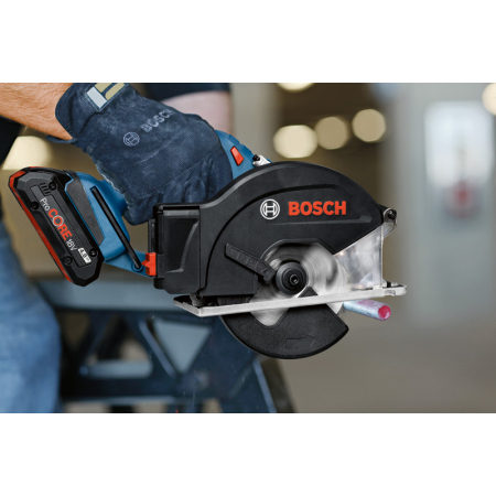 BOSCH Akumulátorová okružní pila GKM 18V-50 06016B8000