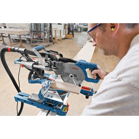 BOSCH Pokosová pila se zákluzem GCM 8 SJL 0601B19100