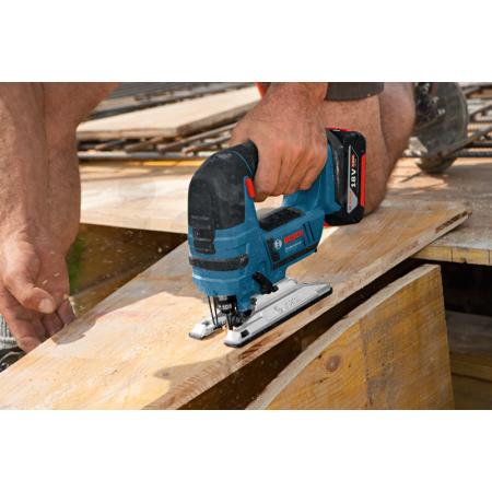 BOSCH Akumulátorová kmitací pila GST 18V-LI B 06015A6100