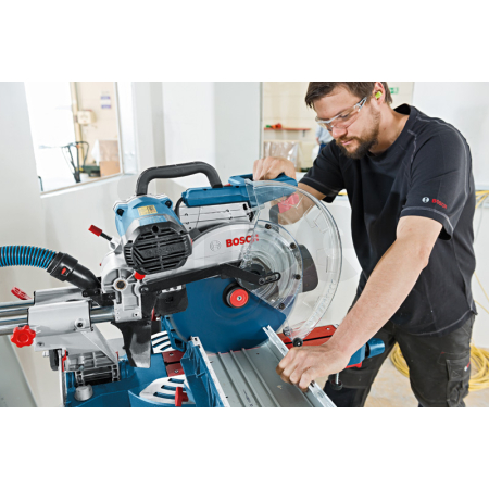BOSCH Pokosová pila se zákluzem GCM 12 SDE 0601B23100