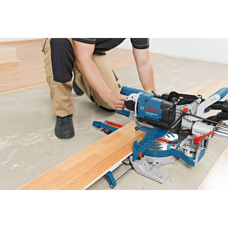 BOSCH Pokosová pila se zákluzem GCM 8 SDE 0601B19200