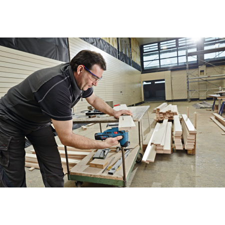 BOSCH Akumulátorová kmitací pila GST 12V-70 06015A1005