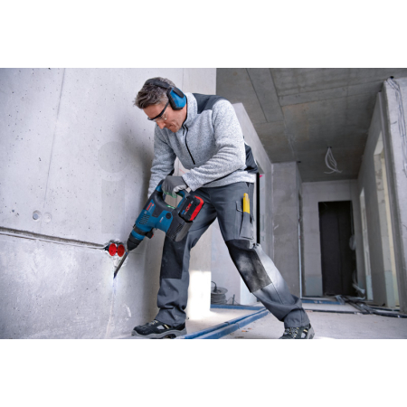 BOSCH Akumulátorové vrtací kladivo BITURBO s SDS plus GBH 18V-34 CF 0611914021