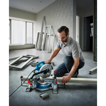 BOSCH Kapovací a pokosová pila GCM 216 0601B33000
