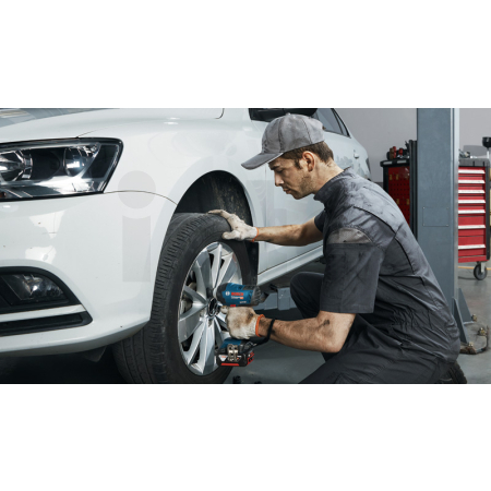 BOSCH Akumulátorový rázový utahovák GDS 18V-400 06019K0021