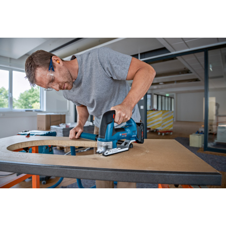 BOSCH Akumulátorová kmitací pila GST 18V-155 BC 06015B1002