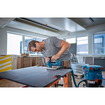 BOSCH Akumulátorová kmitací pila GST 18V-155 BC 06015B1002