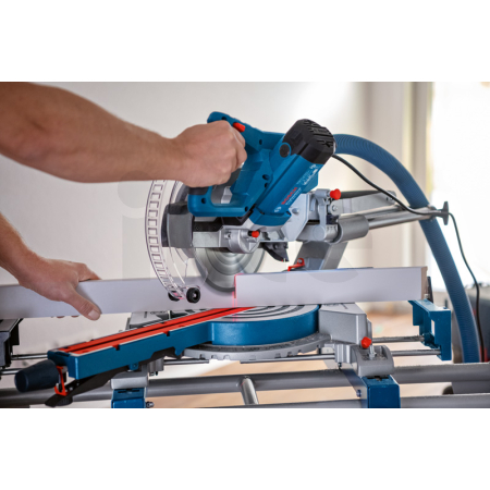 BOSCH Kapovací a pokosová pila GCM 305-216 D 0601B49000