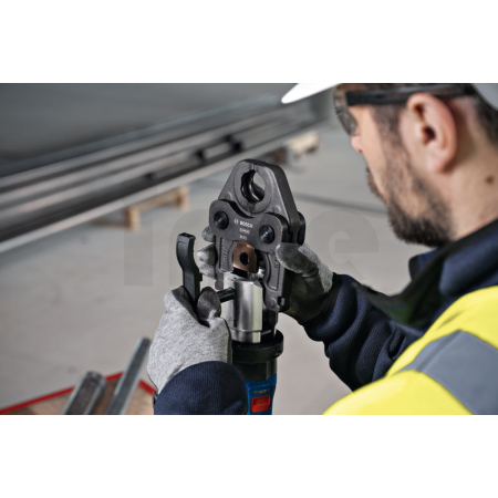 BOSCH Akumulátorové lisovací kleště GPT 18V-32 06019M2100