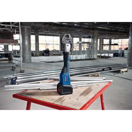 BOSCH Akumulátorové lisovací kleště GPT 18V-32 06019M2100
