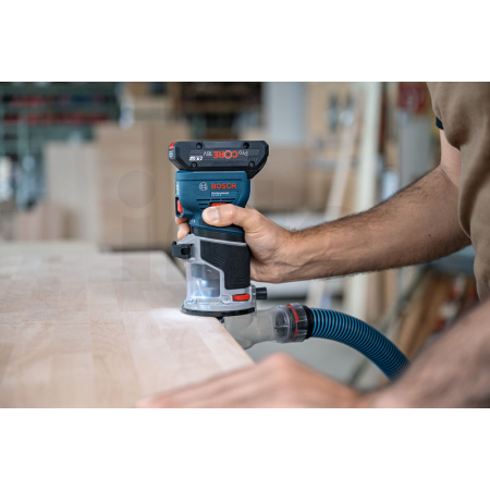 BOSCH Akumulátorová ohraňovací frézka GKF 18V-8 06016C2001