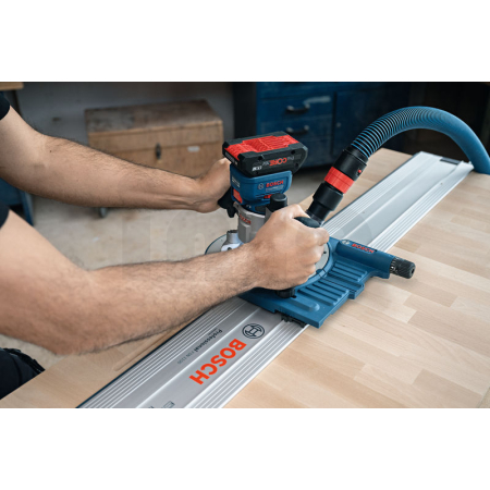 BOSCH Akumulátorová ohraňovací frézka GKF 18V-8 06016C2001