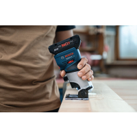 BOSCH Akumulátorová ohraňovací frézka GKF 18V-8 06016C2001