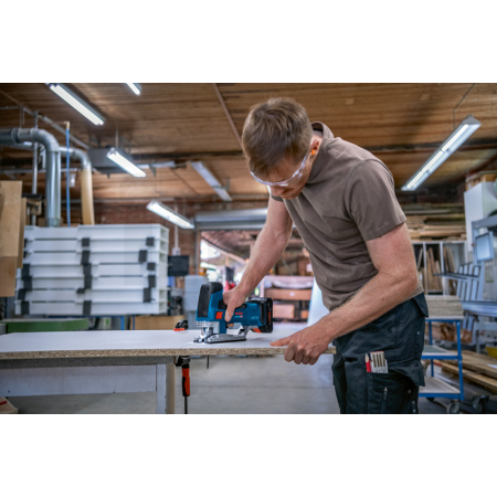 BOSCH Akumulátorová kmitací pila GST 18V-155 SC 06015B0001