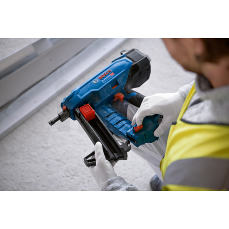 BOSCH Akumulátorová hřebíkovačka do betonu GNB 18V-38 06019L7001