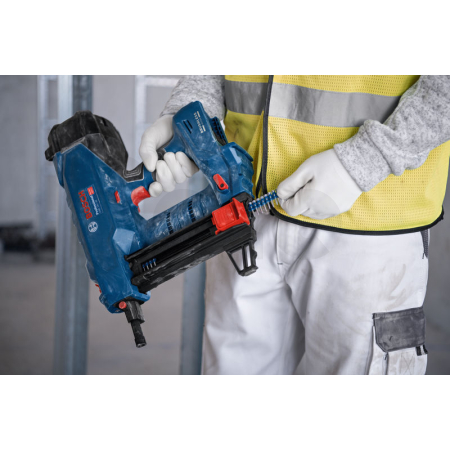 BOSCH Akumulátorová hřebíkovačka do betonu GNB 18V-38 06019L7001
