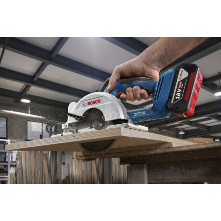 BOSCH Akumulátorová okružní pila GKS 18V-51 06019M3122