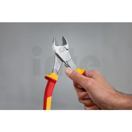 BOSCH Kleště Boční štípací kleště s velkou pákou VDE 200 mm 1600A02NE2