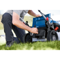 BOSCH Akumulátorová sekačka na trávu GRA 18V2-46 06008C8000